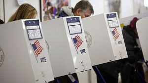 US election tension: Obama and Romney battle for crucial supporter turnout