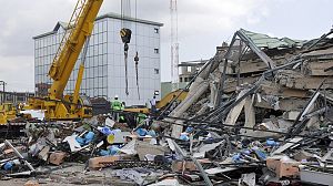 Three dead in Ghana shopping mall collapse