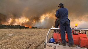 Australie : la ville de Port Lincoln menacée par le feu