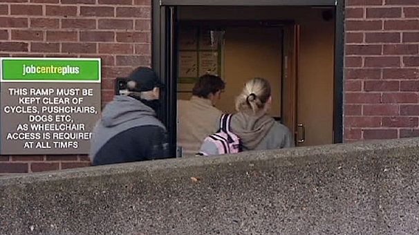 UK sees sharp rise in unemployment claims