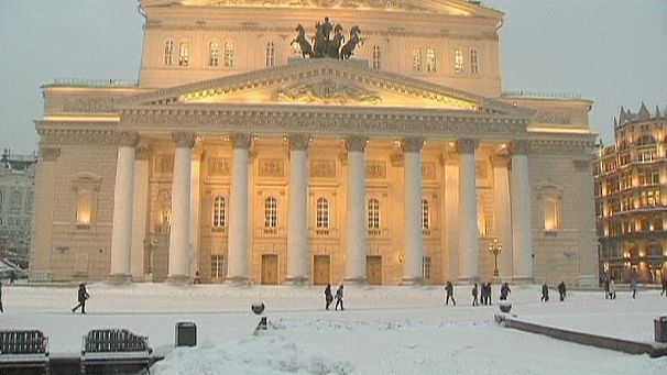 Heavy snow hits Moscow