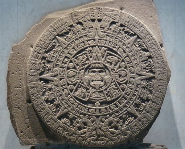 « Pierre du Soleil » qui est en fait… un calendrier aztèque ne contenant aucune référence au 21 décembre 2012