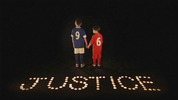 Les artistes britanniques chantent pour les victimes de la tragédie de Hillsborough