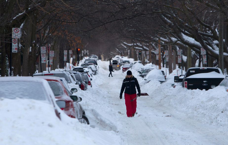 Montreal buried in snow Montreal buried in snow