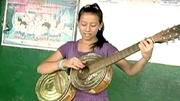 Paraguay: musical second life of trash