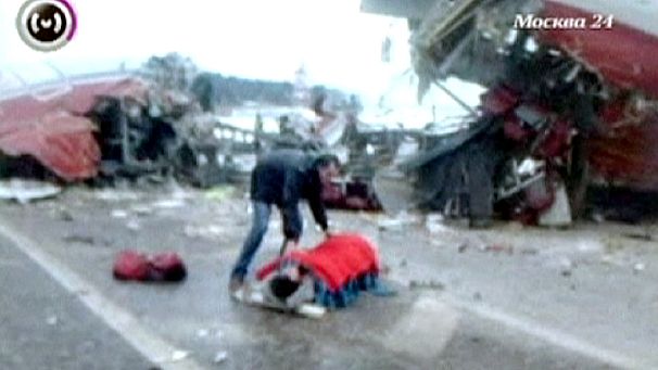 Moscow plane crash rescue efforts