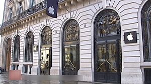 New Year’s Eve robbery at Paris Apple store