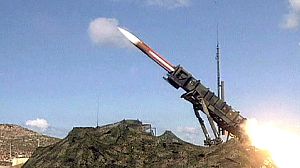 Turkey prepares missiles for Syrian border