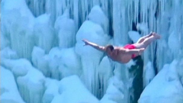 Hotheads jump in China’s extreme cold