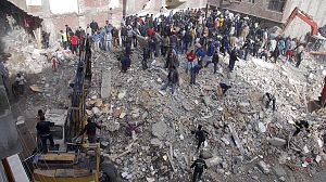 Apartment block collapses in Egypt, at least 25 killed