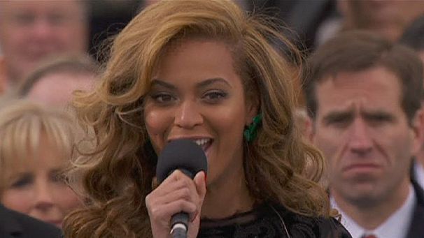 Beyonce sings for Obama