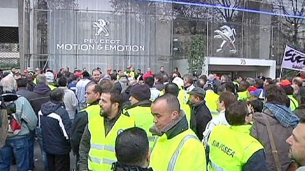 Court delays Peugeot job cuts