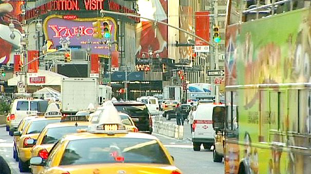 Surprise Q4 fall in US GDP