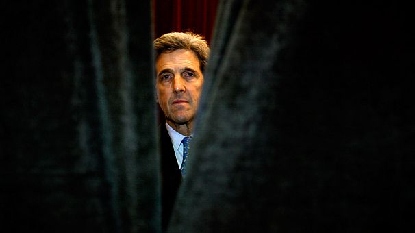 Kerry seeks diplomatic fortune