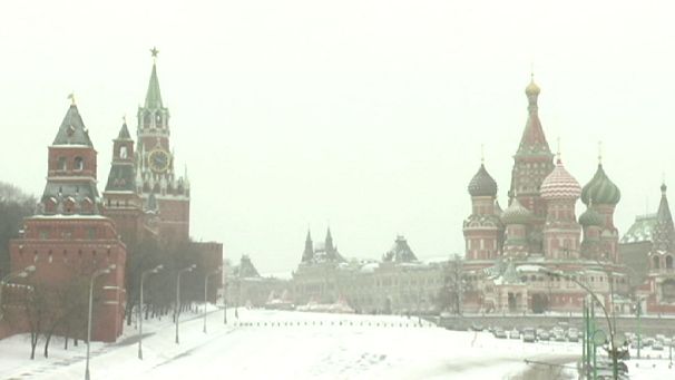 Slowing Russian growth sets up interest rate fight