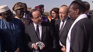 President Hollande arrives in Mali to back French troops