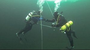 Russian divers reach bottom of Lake Labynkyr