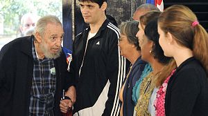 Castro appears in public to vote in Cuba