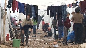 Syria refugees struggle on as opposition makes offer of talks