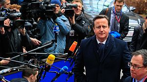 Short delay to start of EU summit over budget deal