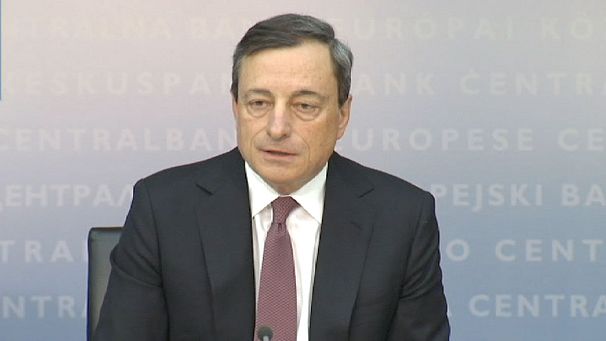 Euro slumps on ECB Draghi’s comments
