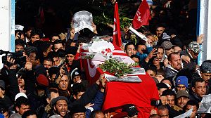 Thousands attend Belaid funeral amid Tunisia strike