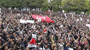 Supporters of Tunisia’s ruling Islamists hold rally