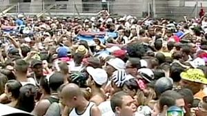 Chaos at carnival as Rio goes for the record.