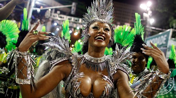 Rio Karnavalı’nda samba okulları sahne aldı