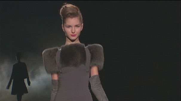 John Galliano’s presence felt in Oscar de la Renta show