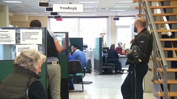 Grim Greek jobless total hits 27 percent