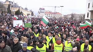 Bulgaria to hold early elections to end widespread protests