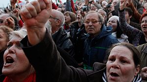 Calls for government to quit by Portugal protesters sick of austerity