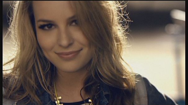 Bridgit Mendler turns to singing