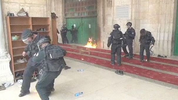 Clashes in Jerusalem as tensions rise prior to Obama visit
