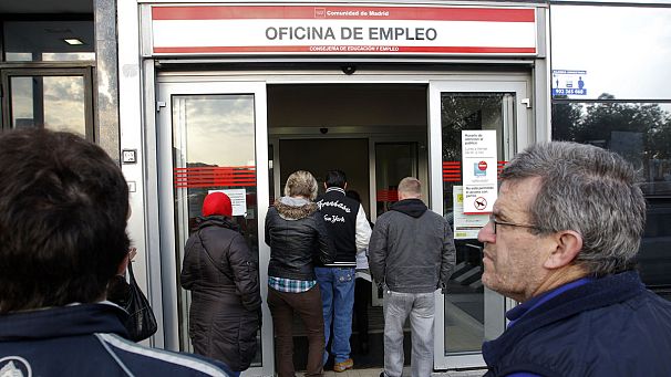 Spanish PM Rajoy pledges billions of euros to help young unemployed