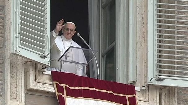 Dignitaries fly in for Papal inauguration