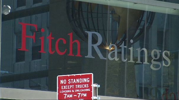 Fitch warns UK on AAA rating