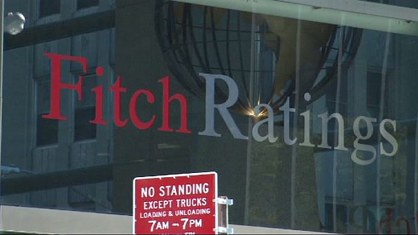 Fitch warns UK on AAA rating