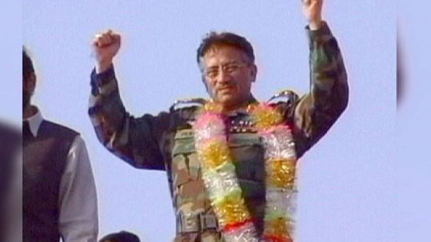 Pakistan Taliban threaten to kill returning Musharraf