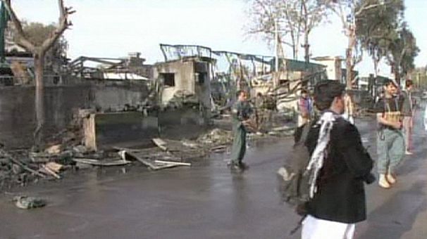 Afeganistão: Talibãs atacam centro de treino da polícia em Jalalabad