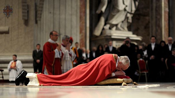 Pope Francis leads Good Friday celebrations