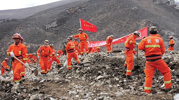 Tibet: major landslide rescue effort for buried miners