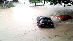 Deadly flash floods ravage Mauritius