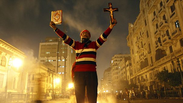 Violence erupts in Cairo on uprising anniversary