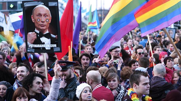 Thousands protest Putin’s Amsterdam visit