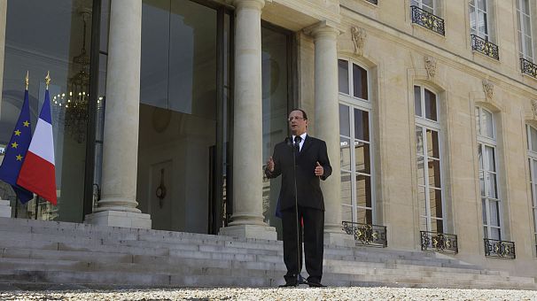 Hollande calls for calm as gay marriage opponents vow to fight on in France