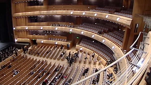 Mariinsky ballet dances on new stage