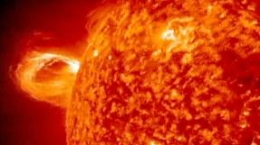 Sole: la Nasa fotografa un'esplosione nello spazio