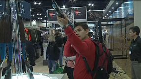 Apre tra le polemiche e le proteste la convention annuale della NRA